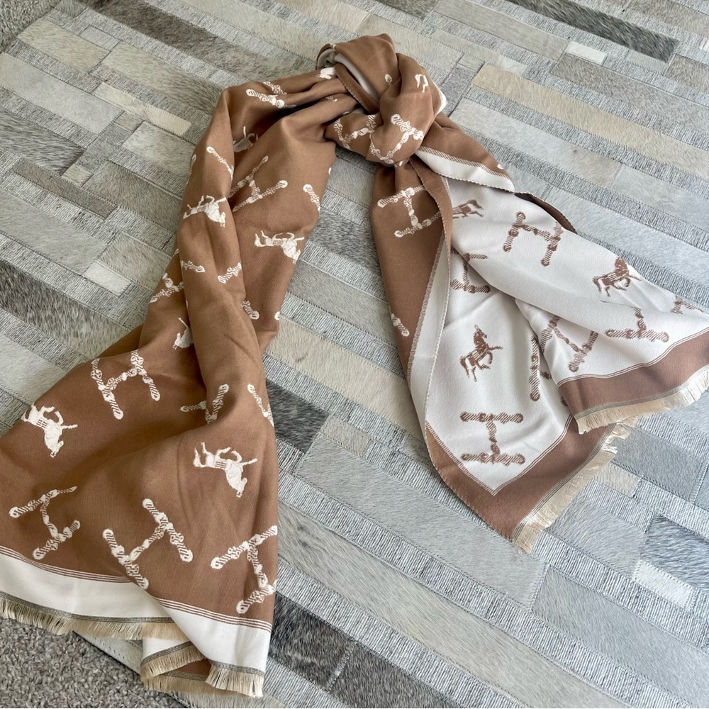 Beautiful Hermès “like” Scarves - Picture 4 of 8